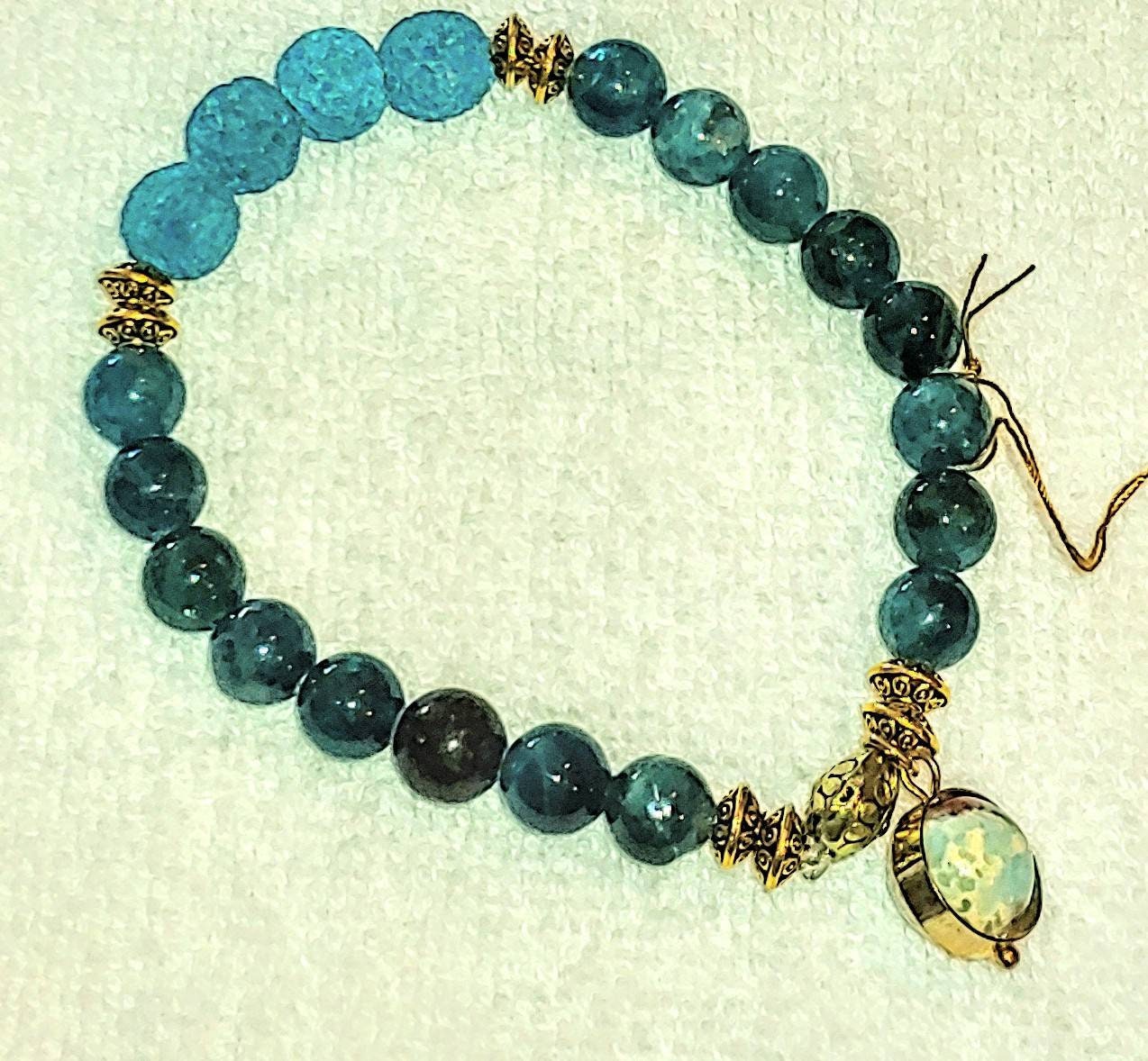 GEMSTONE CHAKRA BALANCING 8mm bracelet, Apatite gemstone, Blue Throat Chakra, balancing, healing and clearing stone